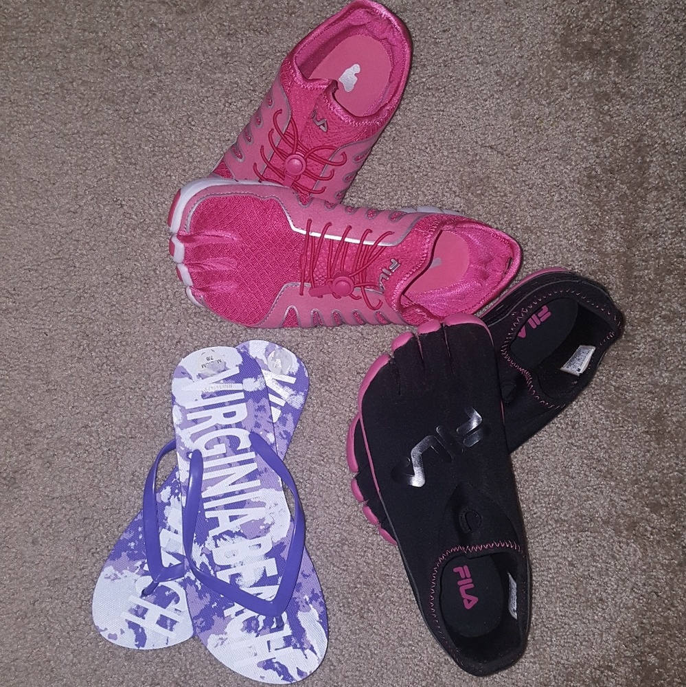 Fila Skelatoes and flip flops